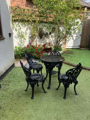 Kert, Lymm Cottage in Lymm