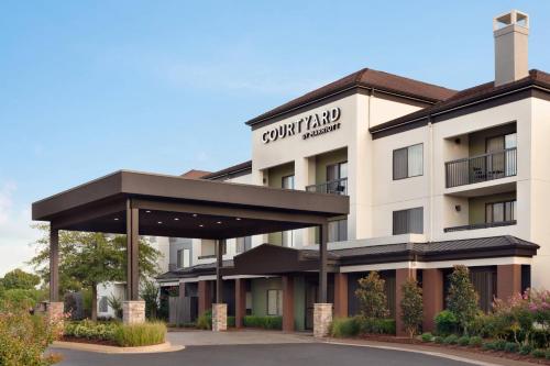 Courtyard by Marriott Tulsa Central