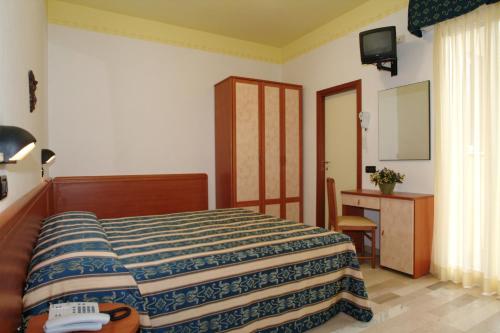 1 twin bed