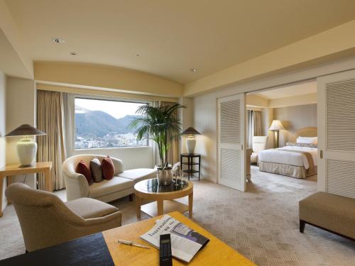 Suite, premium, club, superior