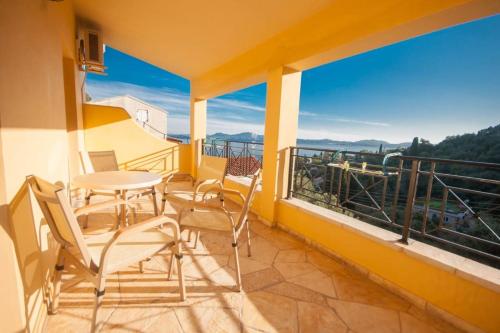 4 Bedroom Villa image 3
