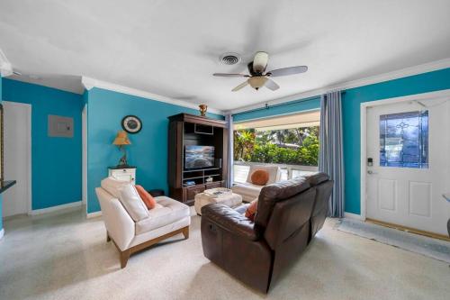 Palm Paradise-Seaside Home w Heated Saltwater Pool in Fort Lauderdale, USA