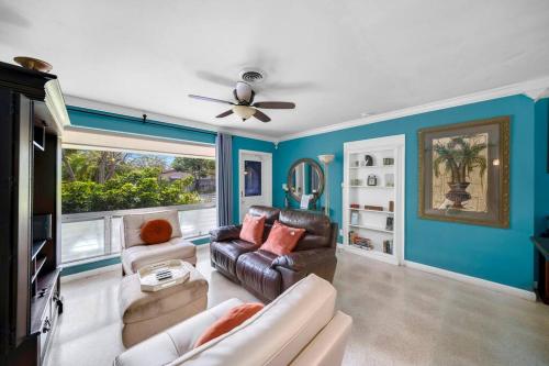 Palm Paradise-Seaside Home w Heated Saltwater Pool in Fort Lauderdale, USA