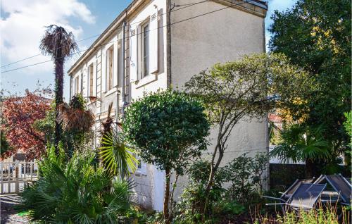 Stunning home in Arcachon with 3 Bedrooms and WiFi