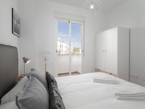 Small Oasis 2375 Sea View - image 3