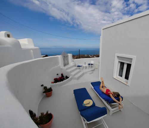 White Swallow Suite Santorini