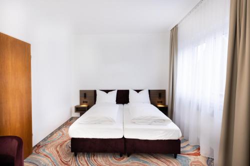 Firzlaff's Hotel - image 13