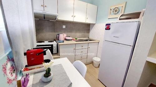  Vasileiadou Coastal Rooms in Flogita