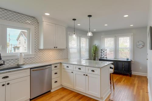 Chic Home with Deck, Walk to Lake Erie! in Avon