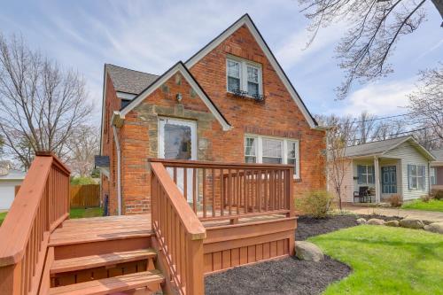 Chic Home with Deck, Walk to Lake Erie! in Avon