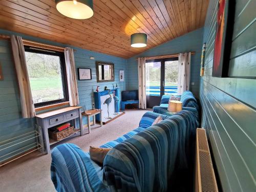 Glen Bay - 2 Bed Lodge on Friendly Farm Stay with Private Hot Tub