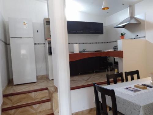 Kitchen, Departamento Fuerza y Fe alquiler temporario in Barrio Cuyaya