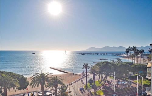 One-Bedroom Apartment in Cannes - image 9