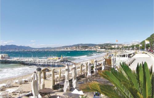 One-Bedroom Apartment in Cannes - image 5