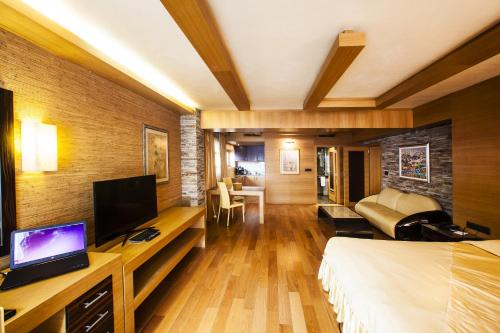 room detail thumbnail 0