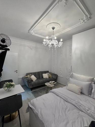 The Artist's Loft near Center, Tirana (photo 2)