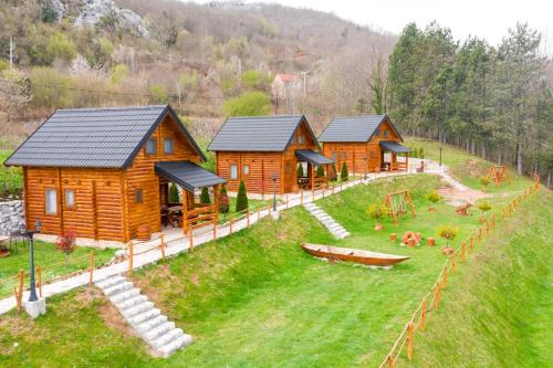 B&B Virpazar - FOREST&LAKE COTTAGES - Bed and Breakfast Virpazar