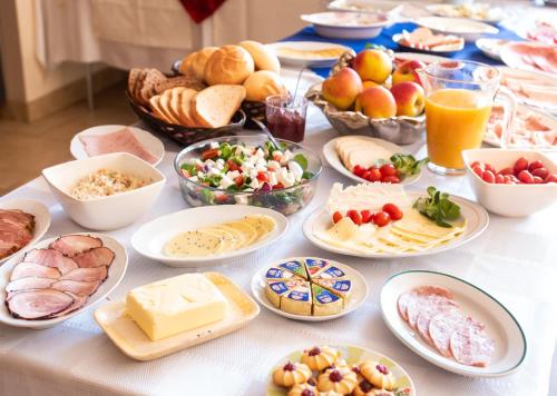 Alimentos e Bebidas, Willa Bliska in Piecki-Migowo