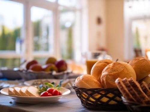 Alimentos e Bebidas, Willa Bliska in Piecki-Migowo