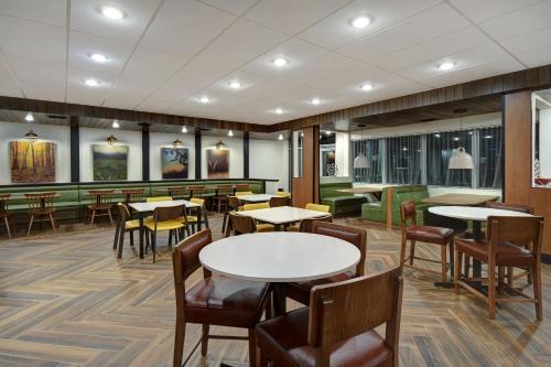 Fairfield by Marriott Inn & Suites Grand Rapids Wyoming - 식음료(F&B)