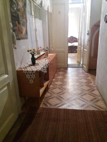 One-Bedroom Apartment image 2