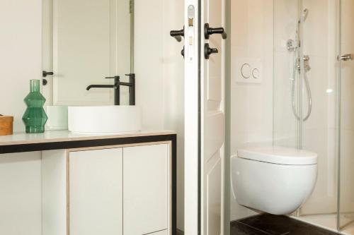 The Red Ox - Super Central Canal View Rooms, Amsterdam (photo 5)