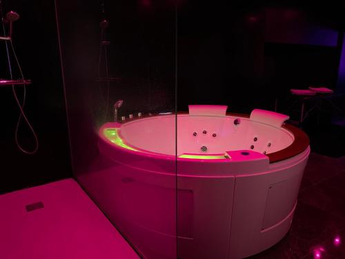 La Suite Marylin, Loft de 90m2 avec Sauna et Jacuzzi 5