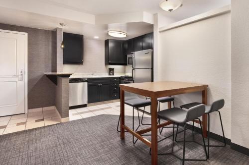 Residence Inn by Marriott Daytona Beach Speedway/Airport - image 10