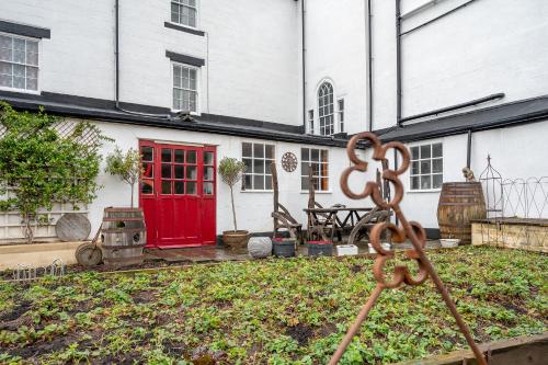 Moonfleet Guest House - image 14
