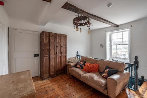 Moonfleet Guest House - image 11