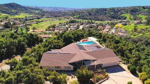Exterior view, Hilltop Villa, Pool, Hot tub, Views, Avocado Grove in Fallbrook (CA)