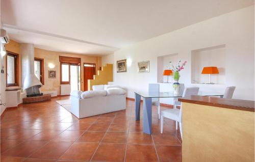 4 Bedroom Stunning Home In Roccadaspide in Roccadaspide