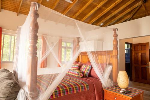 Belle Etoile - Celestial Hideaway in Jalousle