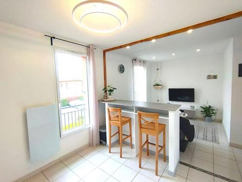 Le cosy Eurocentre ► Terrasse ► Parking ► WiFi ► 24/24 - Apartment - Castelnau-dʼEstrétefonds