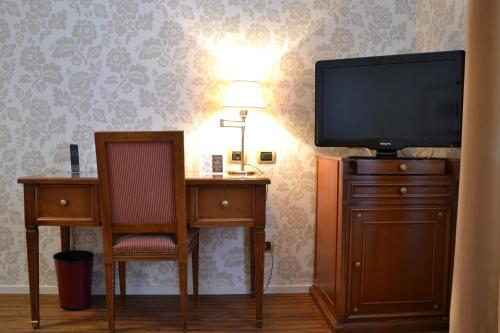 3 twin beds