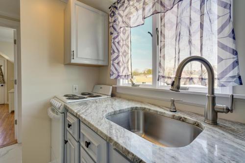 Toms River Apartment with On-Site Canal Access!