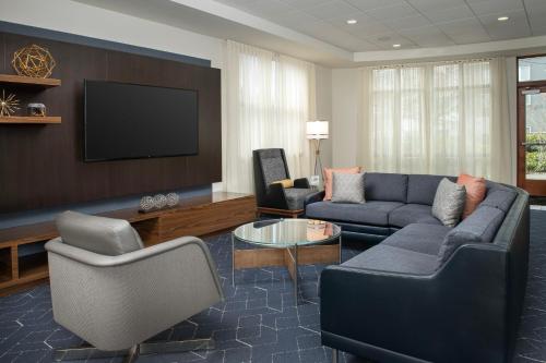 로비, Courtyard by Marriott Seattle Kirkland in 커클랜드 (WA)