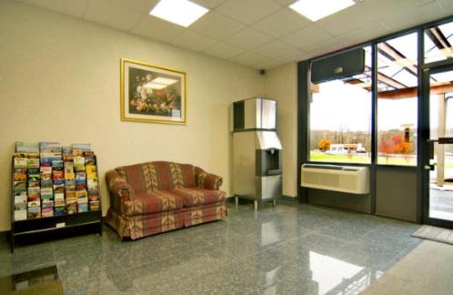 Americas Best Value Inn-Wethersfield/Hartford - image 5