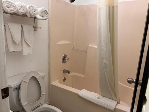 Quality Inn Maysville - image 29