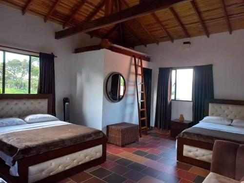 2 double beds