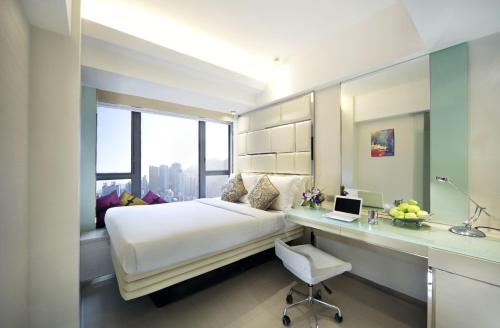 iSelect Premier Queen Room room in Iclub Sheung Wan Hotel