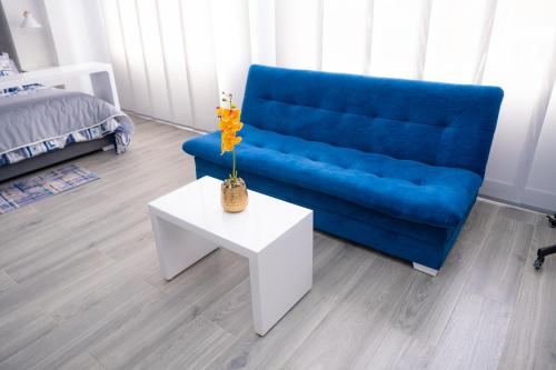 One-Bedroom Apartment image 6