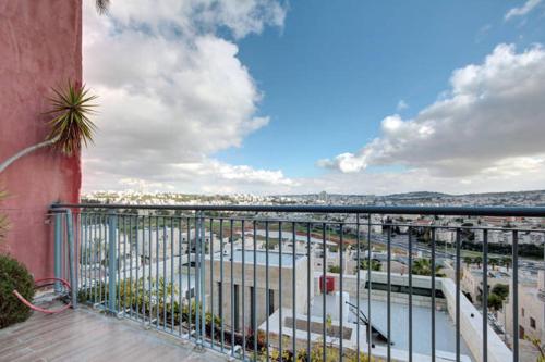 Kilátás, Holyland Apartments in West Mountainside