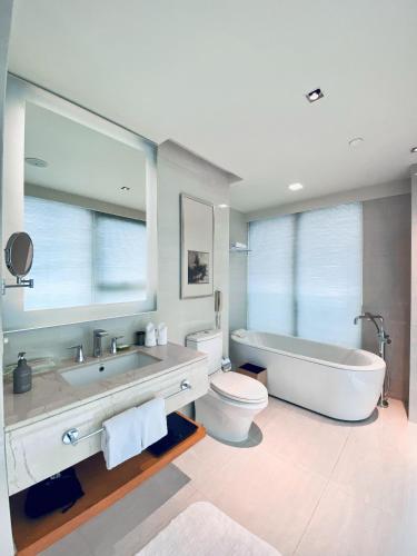 Junluxe Hotel Guangzhou Science City-Free Shuttle Bus Service to Guangzhou Canton Fair - 화장실