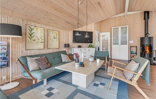 Nice Home In Lkken With 4 Bedrooms, Sauna And Wifi in Hvorup Klit