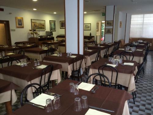 Hotel Ausonia - image 5