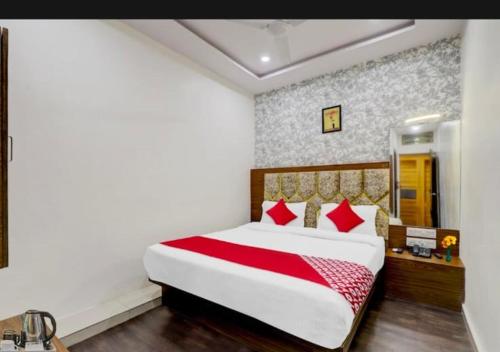 HOTEL SAROVAR INN