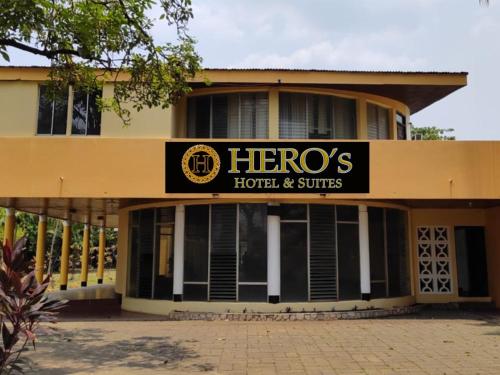 . Hotel HERO's