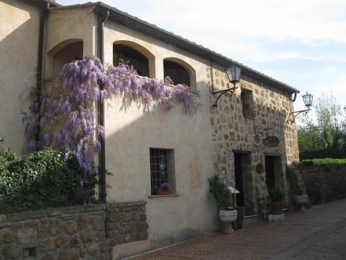 45132323 Sovana Hotel & Resort