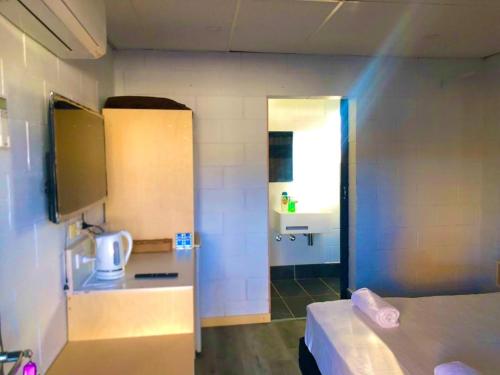 OXFORD HOTEL MOTEL, Paroo